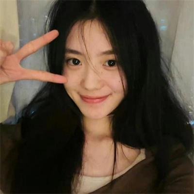 绯红色的窗帘